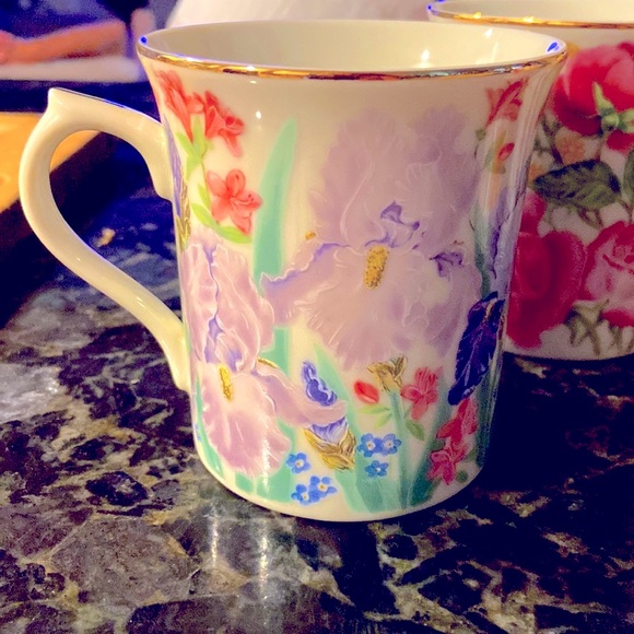 Collectors Lenox 1995 Suzanne Clee, “Flower Blossom Mug Collection” series. - Picture 2 of 5